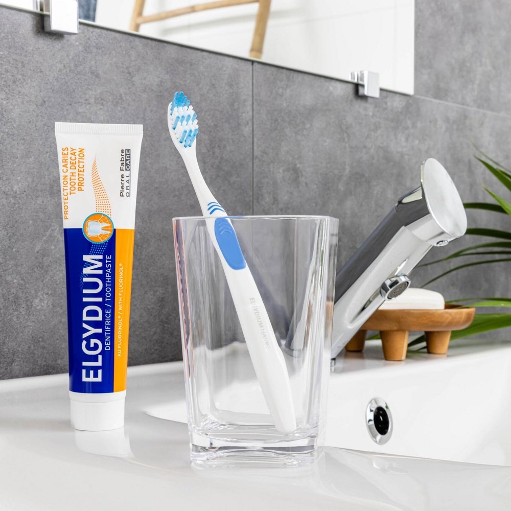 elgydium – brosse a dents basic souple – 1u elgydium – brosse a dents basic souple – 1u