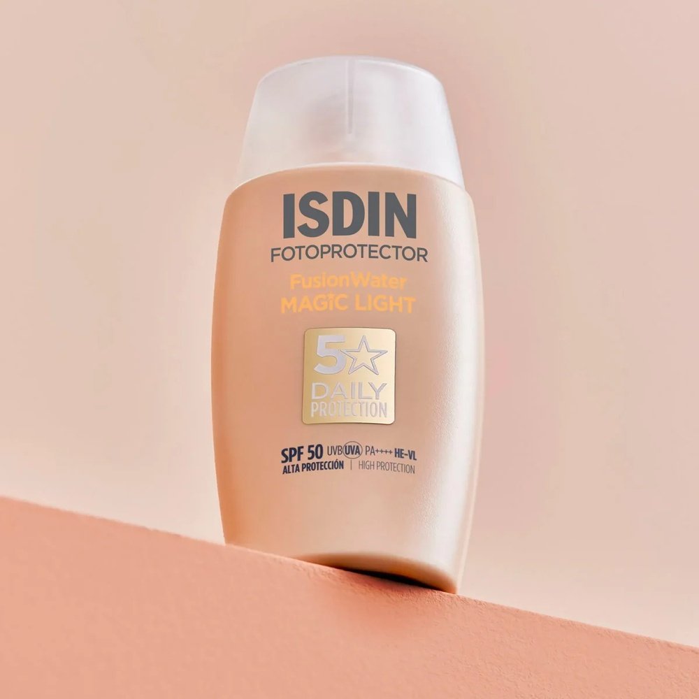 isdin – fotoprotector fusion water magic color solaire teinte light spf50 – 50ml isdin – fotoprotector fusion water magic color solaire teinte light spf50 – 50ml